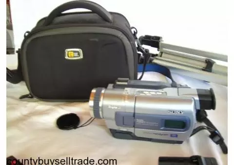 Almost New Sony DCR-TRV 530 Video Camera with over $100 in New Accessories